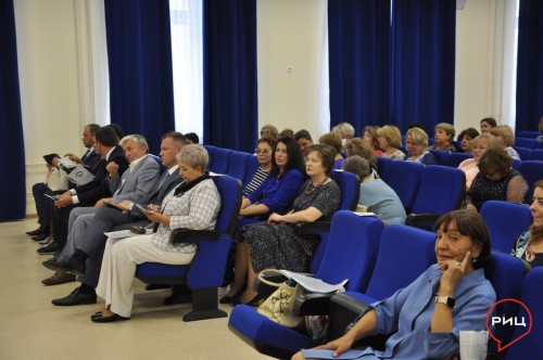 На базе пятой балабановской школы начала работу августовская конференция работников образования «Россия — страна возможностей»