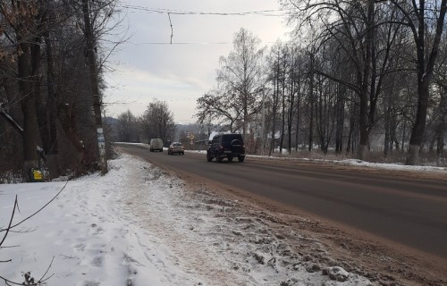 Автобусная остановка на Долах в Боровске продолжает вызывать бурю эмоций у жителей нескольких улиц