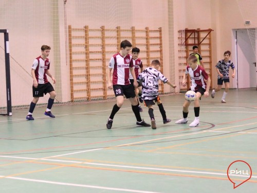 В боровской спортивной школе «Звезда» юные футболисты сразились за призы компании «Оникс»
