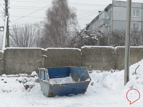 Контейнер для мусора на улице Мира, что в Боровске, перенесли в другое место