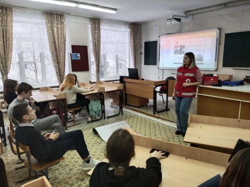 Школьников и студентов Калужской области научат оказывать первую медицинскую помощь