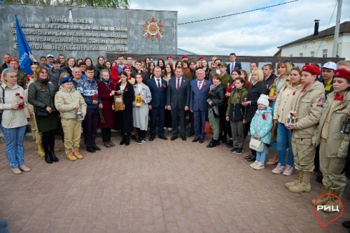 В Боровске в рамках эстафеты Огня Победы прошла торжественная церемония передачи Вечного огня представителям районов Калужской области