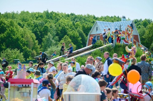 На высоковском поле в Боровске состоялись празднования Дня защиты детей