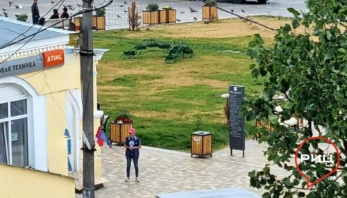 Газону на площади Боровска вернут первоначальный вид