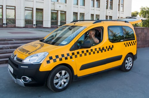 С 1 сентября 2023 года в Калужской области изменится порядок работы службы такси