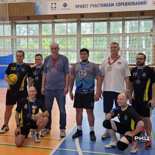 Ермолинские спортсмены в составе обнинской команды «ВК-Планер» заняли третье место в турнире, посвященном 100-летию отечественного волейбола