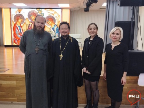 В гости к ученикам Боровского района приехал священник, блогер и просто интересный человек – отец Павел ОСТРОВСКИЙ