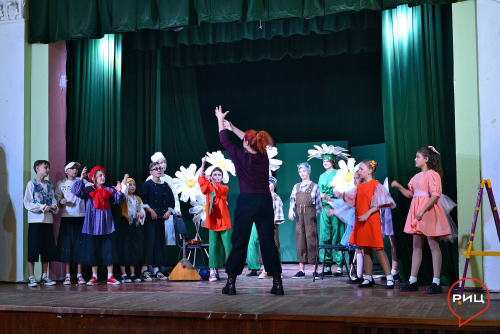 Воспитанники детской студии балабановского театра «СТИЛь» стали лауреатами третьей степени в конкурсе молодых исполнителей