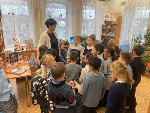 Боровские первоклашки познакомились с детской библиотекой