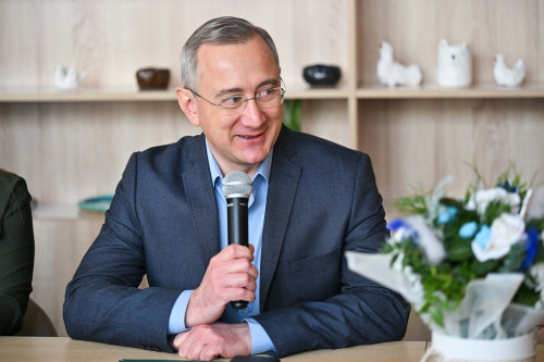 Владислав Шапша предложил участникам НКО активнее бороться за поддержку Фонда президентских грантов