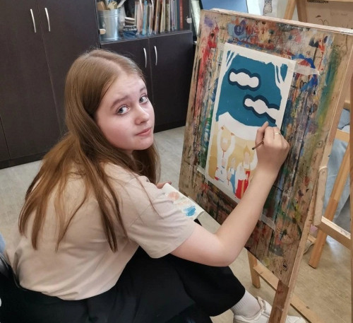 Воспитанницы ермолинской Детской школы искусств заняли призовые места на областном конкурсе «Лубочная картинка», который состоялся в Малоярославце