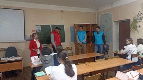 Ученики первой боровской школы встретились с местной добровольной народной дружиной