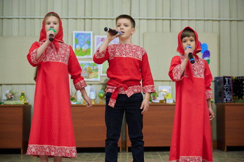 В боровском Музейно-выставочном центре состоялось торжественное открытие выставки детского творчества в рамках районного фестиваля «Пасха красная»